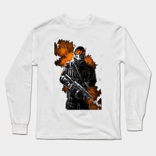 a soldier with his weapon Long Sleeve T-Shirt